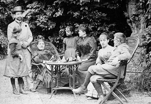 Alma Mahler mit Familie