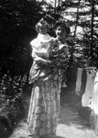 Alma Mahler mit Tochter Anna